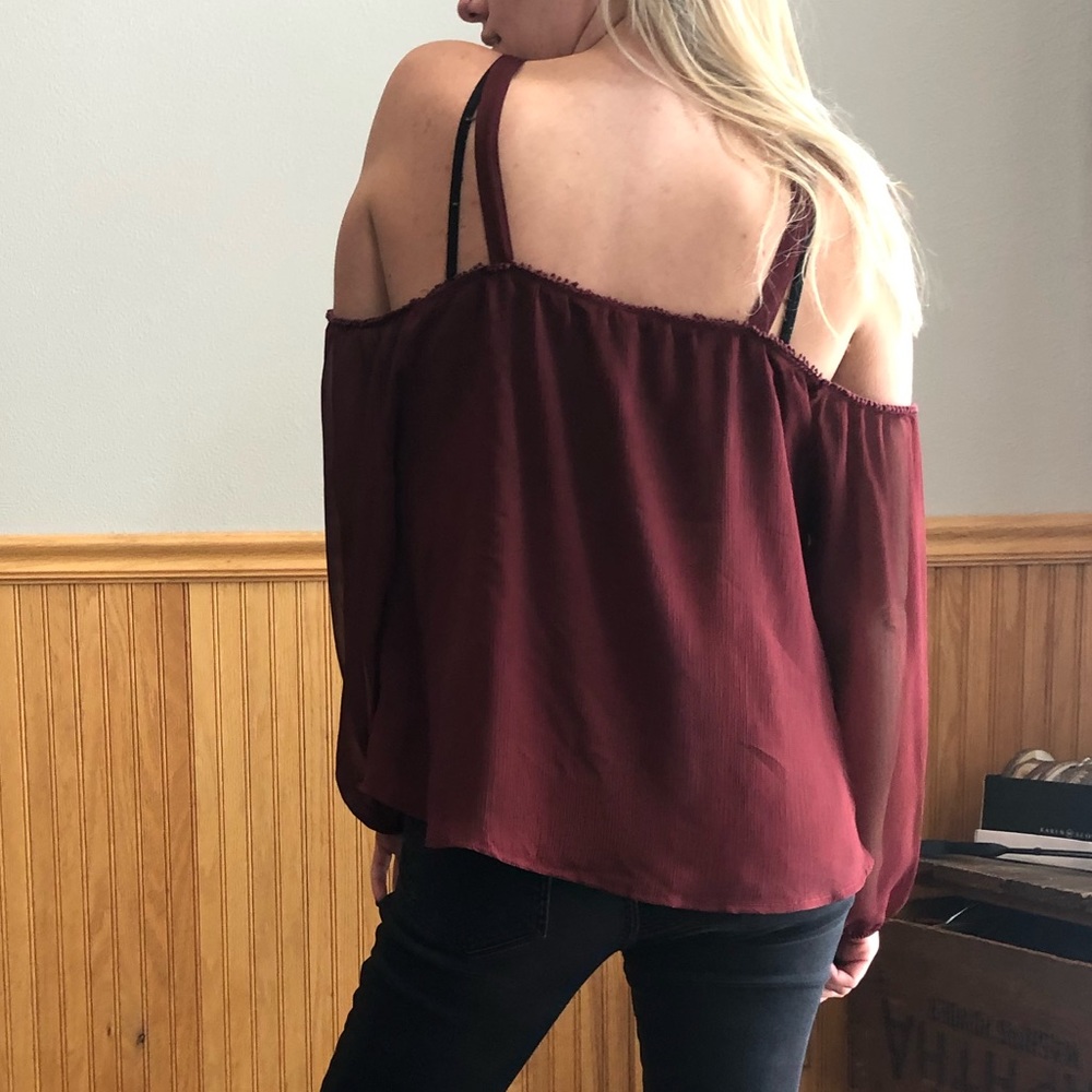 Express Sexy Off The Shoulder Top - Picture 6 of 9